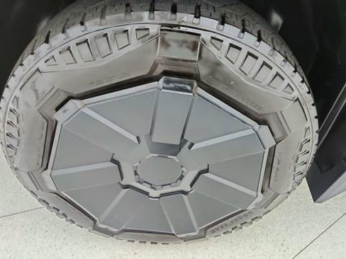 Used 2024 Tesla Cybertruck AWD Crew Cab image 55