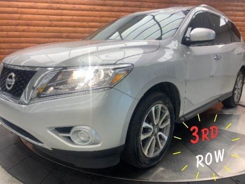 Used 2016 Nissan Pathfinder S FWD image 1