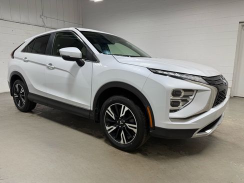 Used 2024 Mitsubishi Eclipse Cross SE image 3