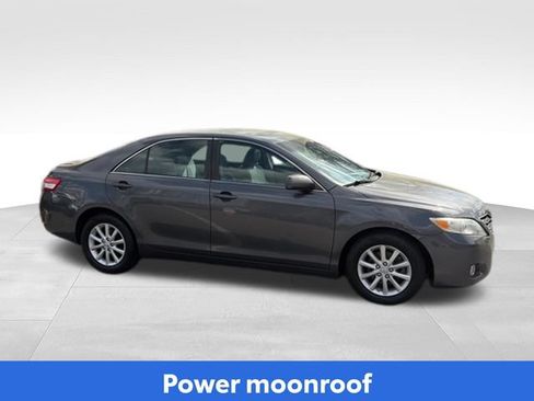 Used 2011 Toyota Camry XLE w/ XLE Extra-Value Pkg #2 FWD image 21
