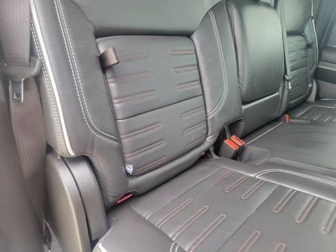 Used 2025 GMC Sierra 2500 AT4X AWD/4WD image 15