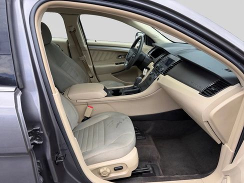Used 2014 Ford Taurus SE FWD image 15