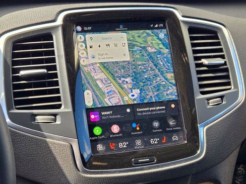 Used 2023 Volvo XC90 T8 Core image 4