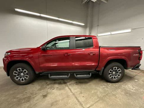 Used 2025 Chevrolet Colorado Z71 AWD/4WD image 2