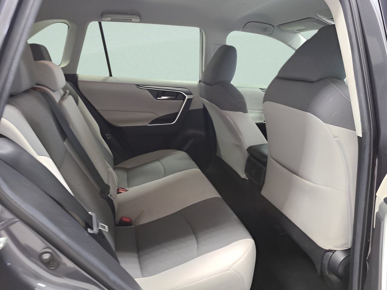 Used 2020 Toyota RAV4 XLE AWD/4WD image 14