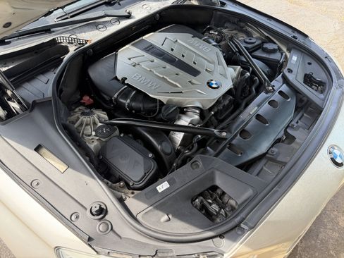 Used 2012 BMW 550i Gran Turismo xDrive w/ Driver Assistance Pkg AWD/4WD image 35