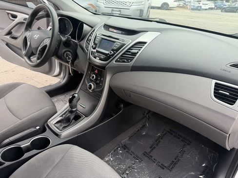 Used 2015 Hyundai Elantra SE w/ Option Group 02 FWD image 27