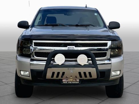 Used 2007 Chevrolet Silverado 1500 LT w/ 1LT Convenience Package AWD/4WD image 3