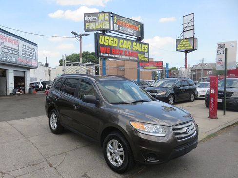 Used 2012 Hyundai Santa Fe GLS FWD image 3