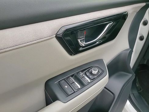 Certified 2025 Subaru Forester Limited image 12