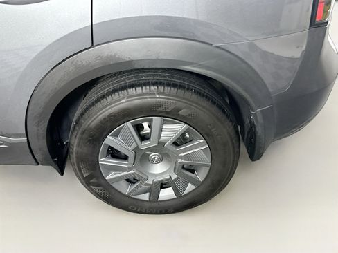 Used 2025 Nissan Kicks S FWD image 11