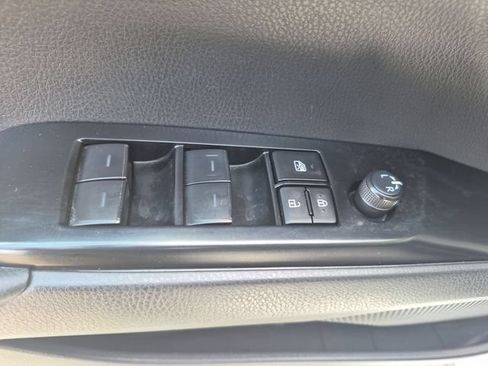 Used 2025 Toyota Camry LE FWD image 15