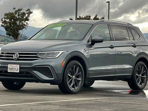 Certified 2022 Volkswagen Tiguan SE image 8