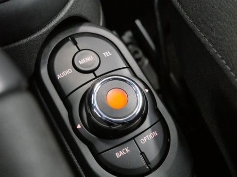 Used 2018 MINI Cooper S image 32