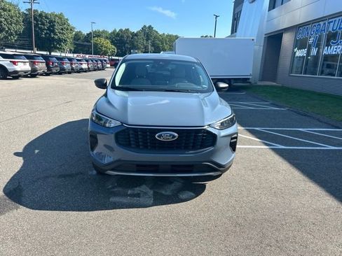 Used 2025 Ford Escape Active AWD/4WD image 2