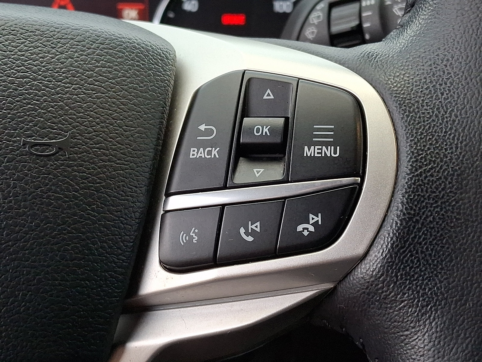 Certified 2023 Ford Explorer XLT w/ Equipment Group 202A AWD/4WD image 23