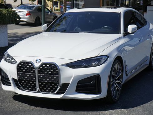 Used 2022 BMW 430i Gran Coupe w/ M Sport Package image 3