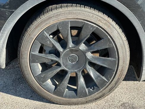 Used 2020 Tesla Model Y Long Range AWD/4WD image 25