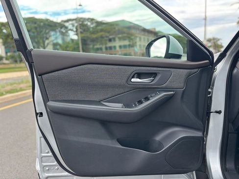 Used 2022 Nissan Rogue SV image 14