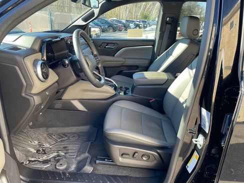 Used 2024 Chevrolet Colorado ZR2 w/ ZR2 Convenience Package III image 41