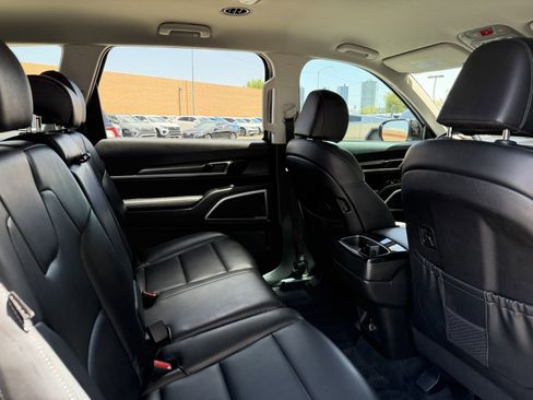 Used 2023 Kia Telluride LX FWD image 40