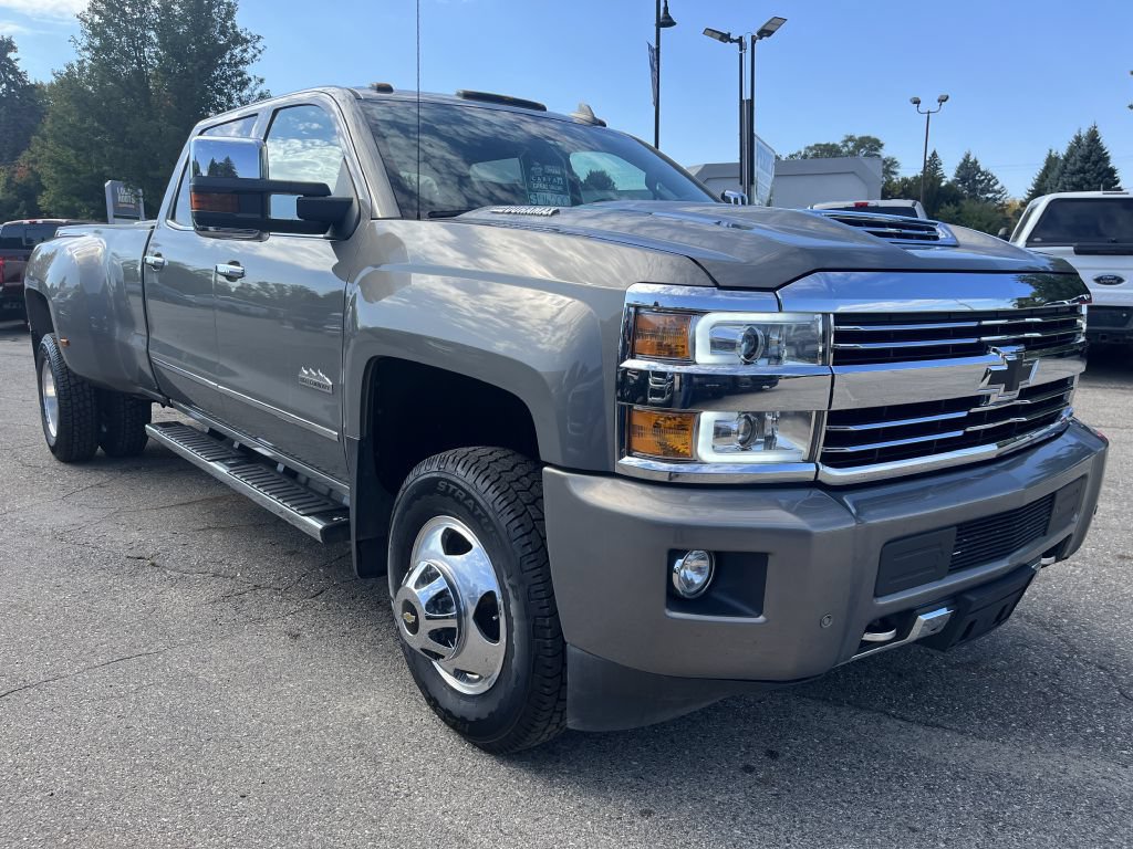 Used 2017 Chevrolet Silverado 3500 High Country w/ Duramax Plus Package AWD/4WD image 4