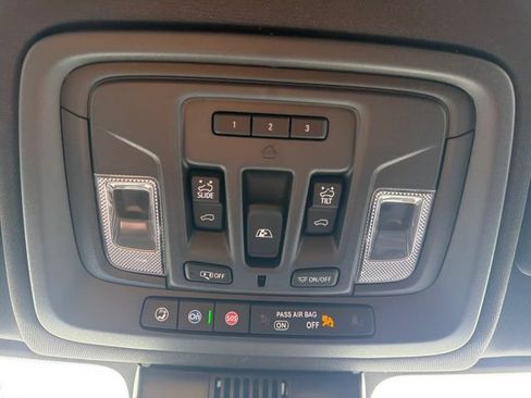 Used 2024 Chevrolet Silverado 1500 High Country w/ High Country Premium Package AWD/4WD image 27