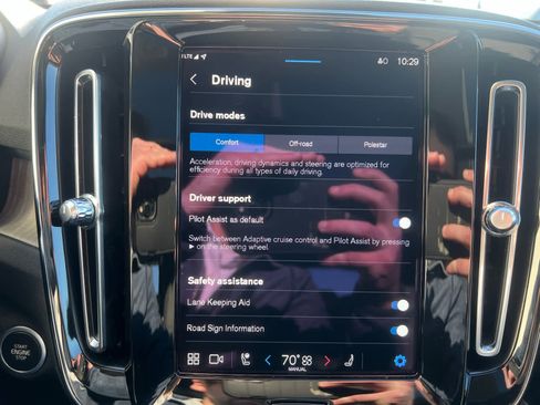 Used 2023 Volvo XC40 B5 Ultimate w/ Protection Package Premier image 23