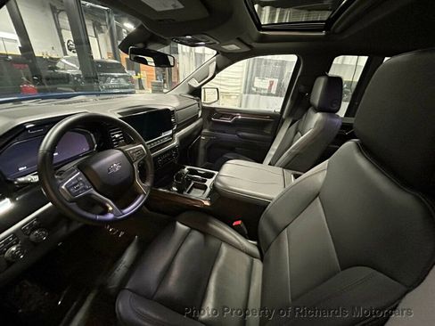 Used 2024 Chevrolet Silverado 1500 RST AWD/4WD image 15