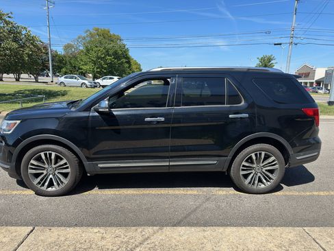 Used 2018 Ford Explorer Platinum AWD/4WD image 7