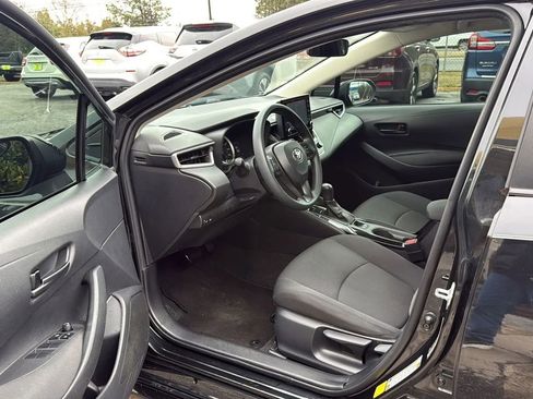 Used 2022 Toyota Corolla LE image 10