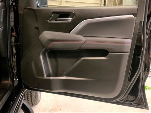 Used 2024 Chevrolet Colorado Z71 w/ Z71 Convenience Package 2 AWD/4WD image 24