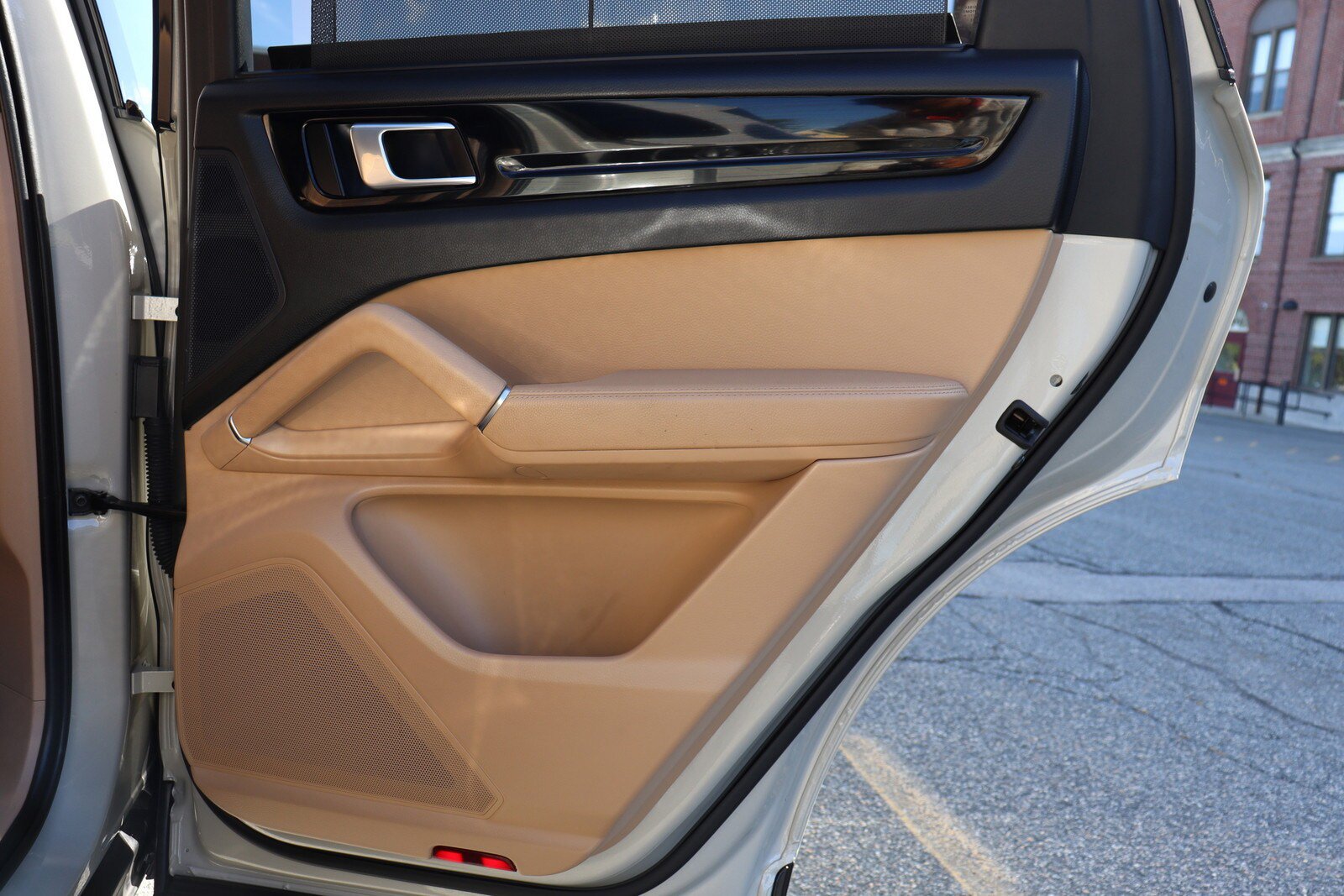 Used 2023 Porsche Cayenne AWD/4WD image 39