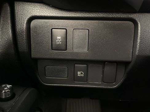 Certified 2020 Toyota Tacoma SR AWD/4WD image 28