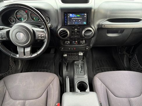 Used 2013 Jeep Wrangler Unlimited Sport image 13
