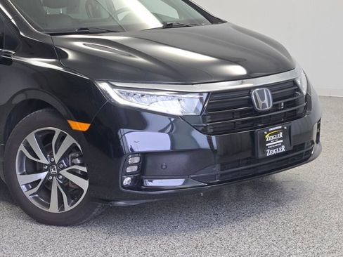 Used 2023 Honda Odyssey Touring image 2