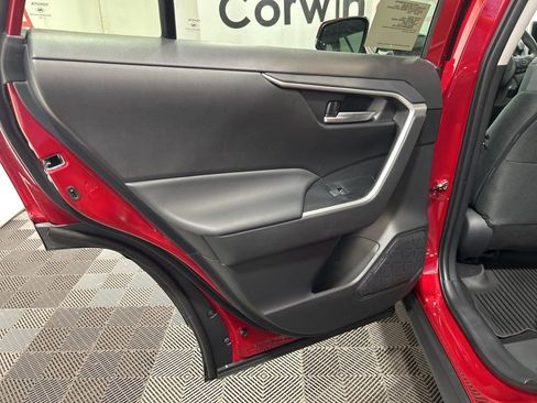 Used 2025 Toyota RAV4 XLE image 18