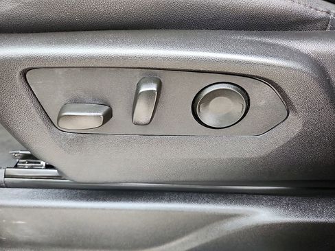 Used 2025 Chevrolet Tahoe Z71 image 20