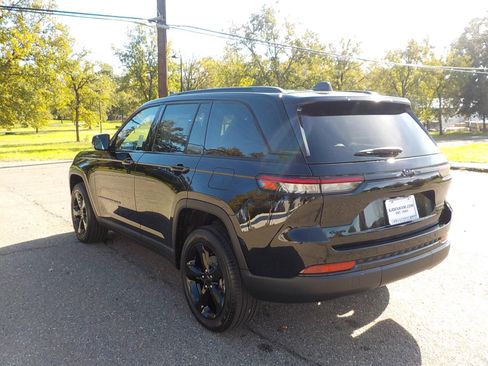 New 2025 Jeep Grand Cherokee Limited w/ Black Appearance Package image 5