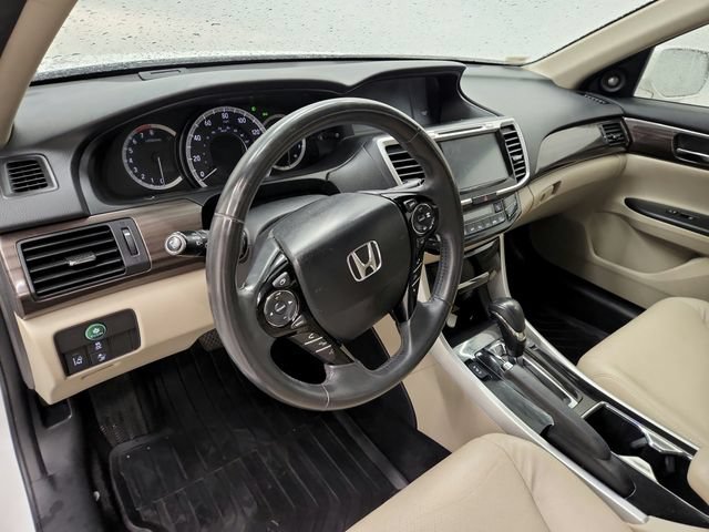 Used 2017 Honda Accord EX-L image 18