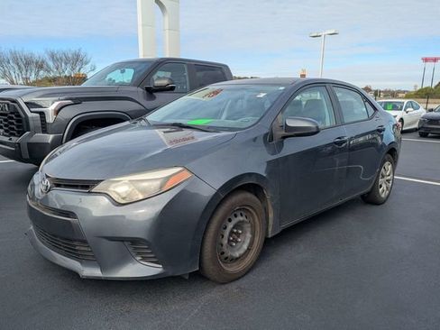 Used 2015 Toyota Corolla LE image 5