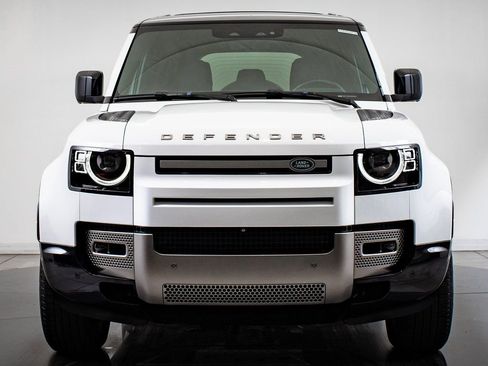 Used 2021 Land Rover Defender 110 X-Dynamic HSE AWD/4WD image 2