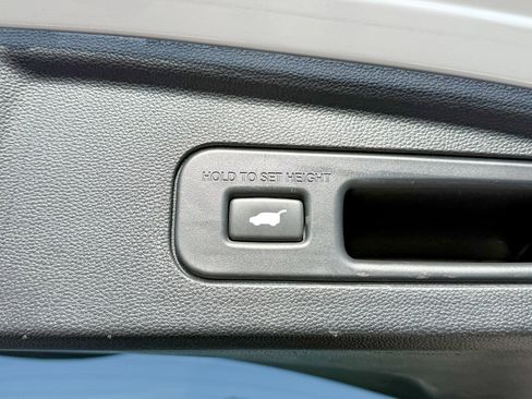 Used 2024 Acura MDX SH-AWD w/ Technology Package image 17