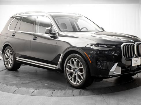 Used 2026 BMW X7 xDrive40i w/ Premium Package AWD/4WD image 9