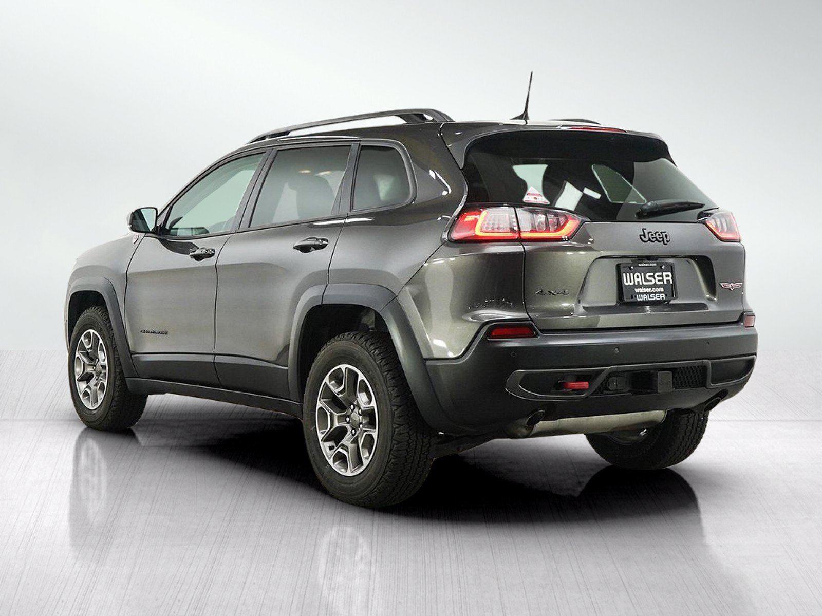 Used 2021 Jeep Cherokee Trailhawk w/ Trailer Tow Group AWD/4WD image 3