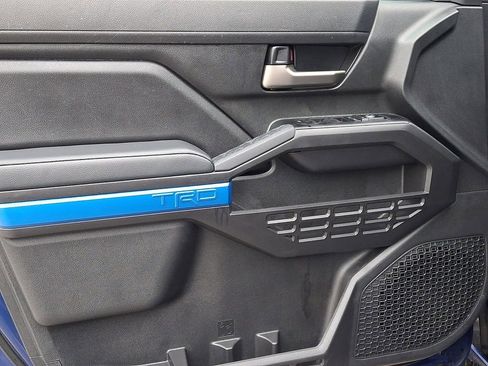 Used 2025 Toyota Tacoma TRD Sport image 14