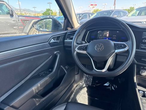Used 2024 Volkswagen Jetta SE FWD image 33