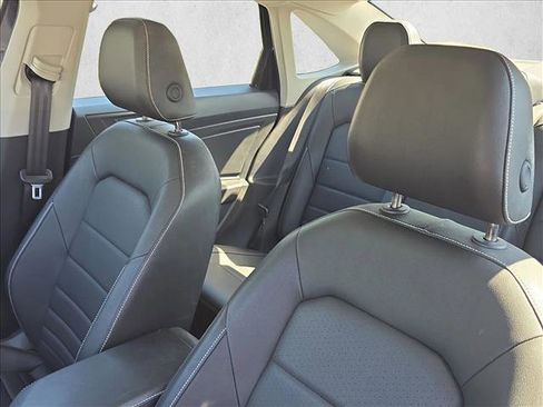 Used 2024 Volkswagen Jetta SE w/ Panoramic Sunroof Package FWD image 17