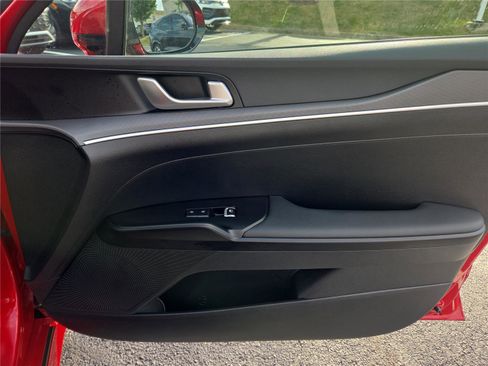 Used 2025 Kia K5 LXS image 29