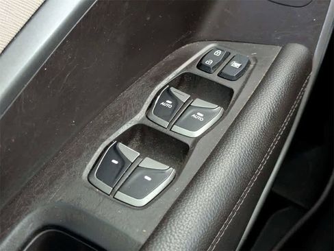 Used 2017 Hyundai Santa Fe Sport image 28